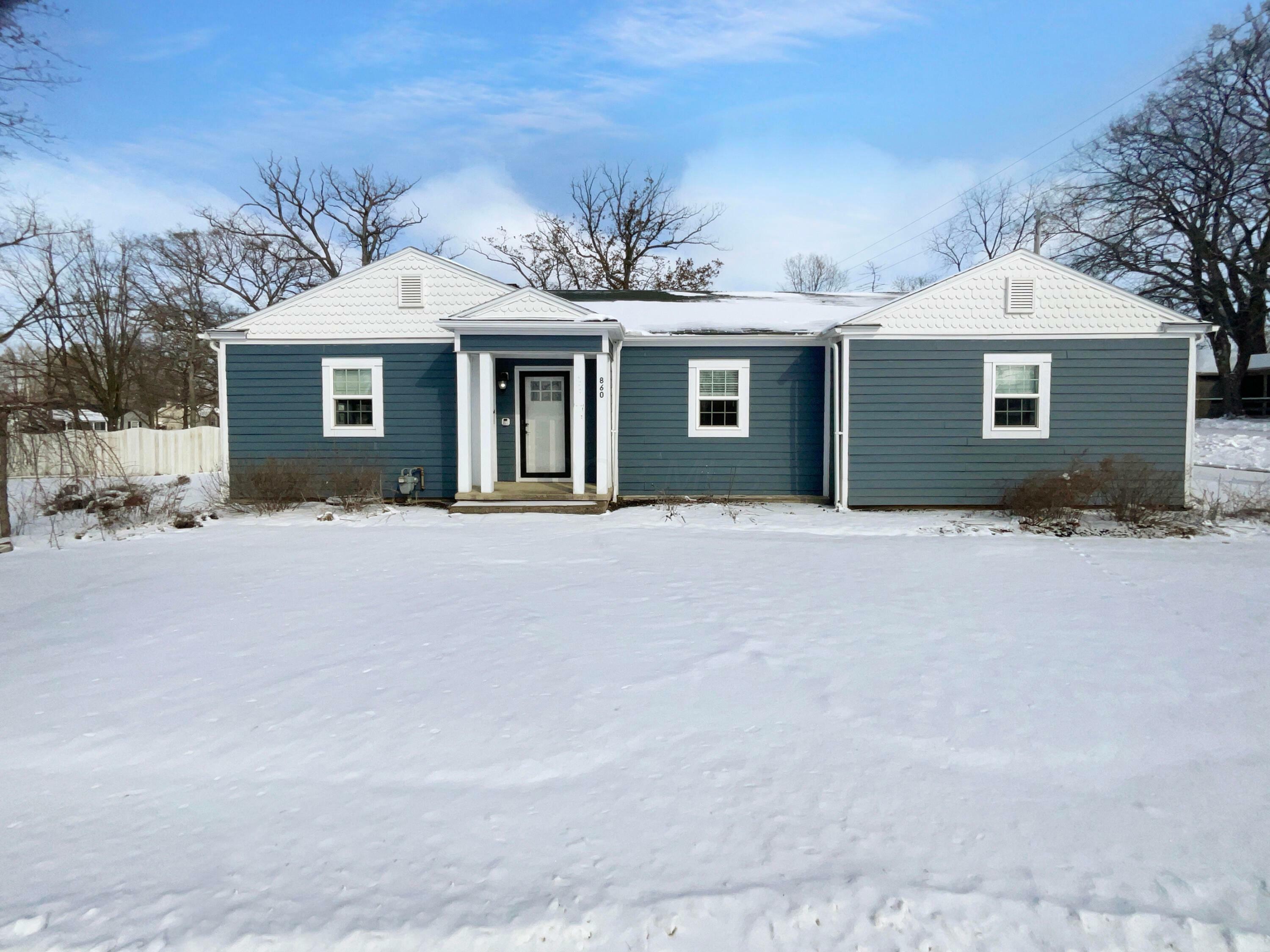 Property Photo:  860 W 4th Street  OH 43040 