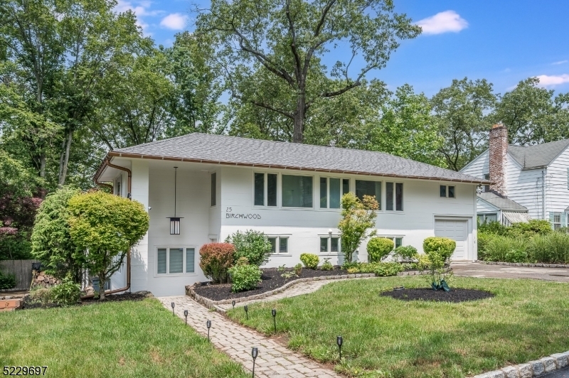 Property Photo:  25 Birchwood Ave  NJ 07052 