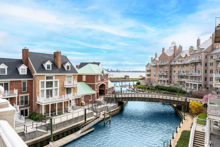 201 Shearwater Ct West 33  Jc, Greenville NJ 07305 photo