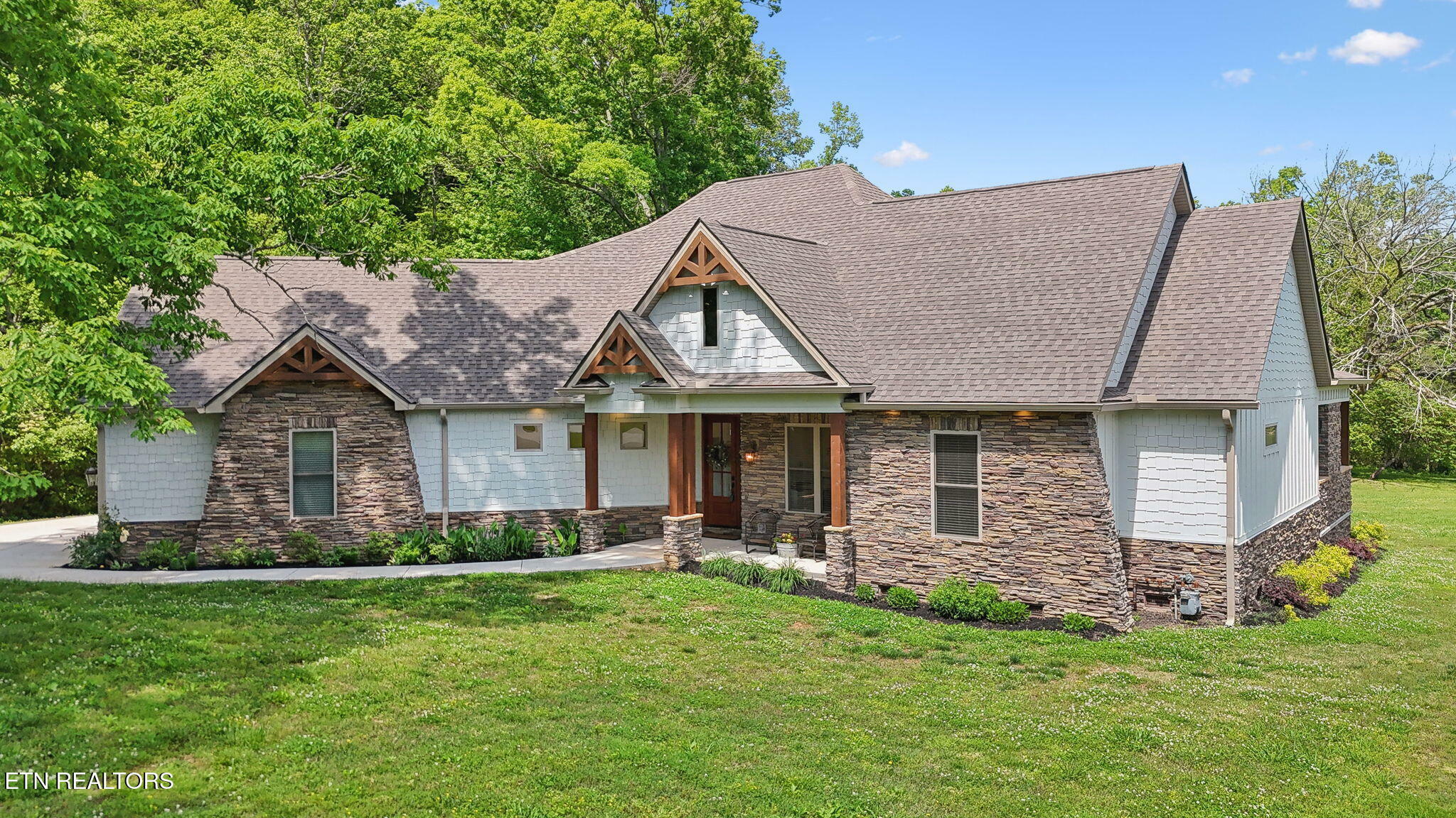 Property Photo: 650 Enclave Pointe TN 37763