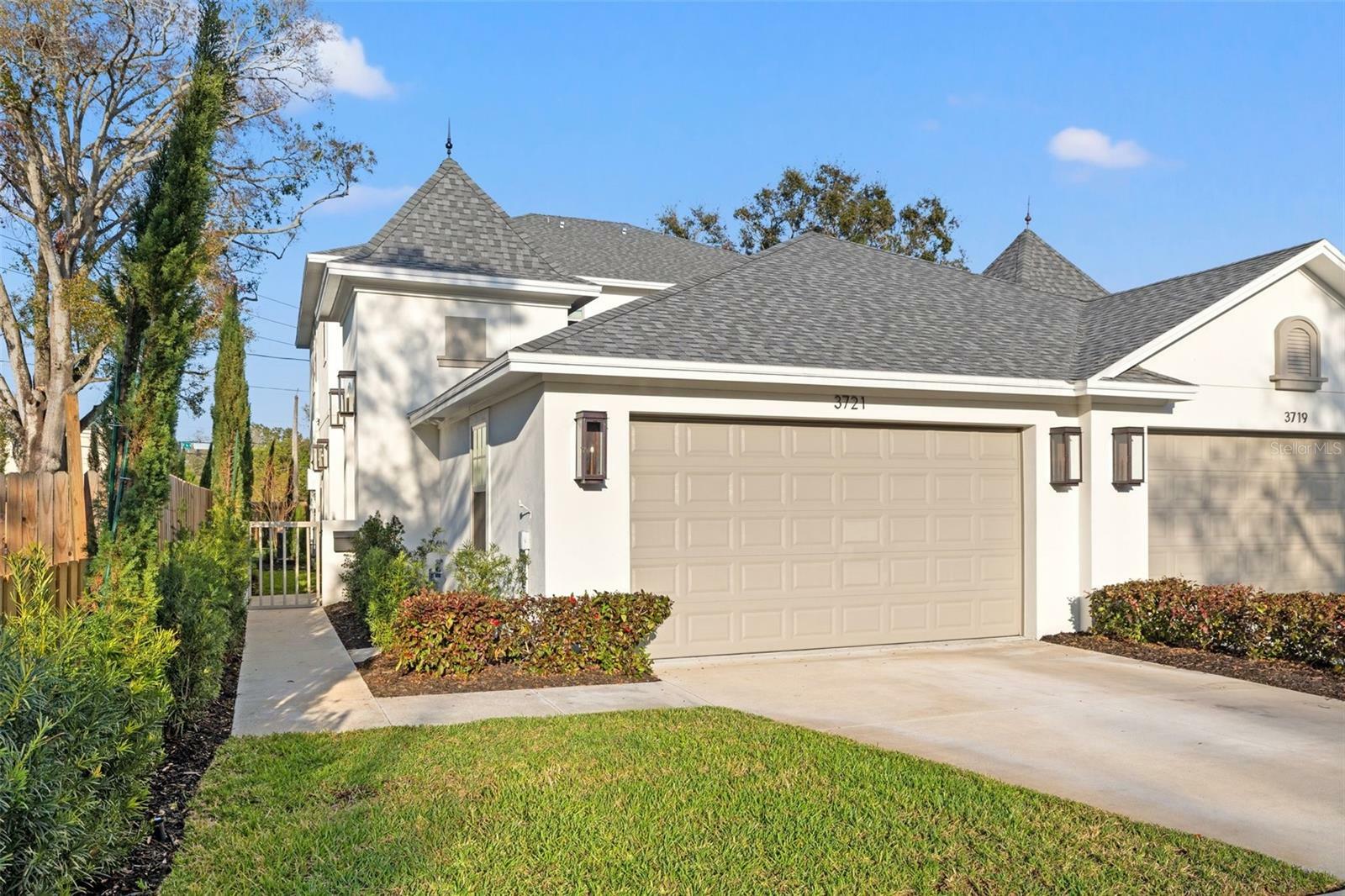 3721 Iris Street N  St Petersburg FL 33704 photo