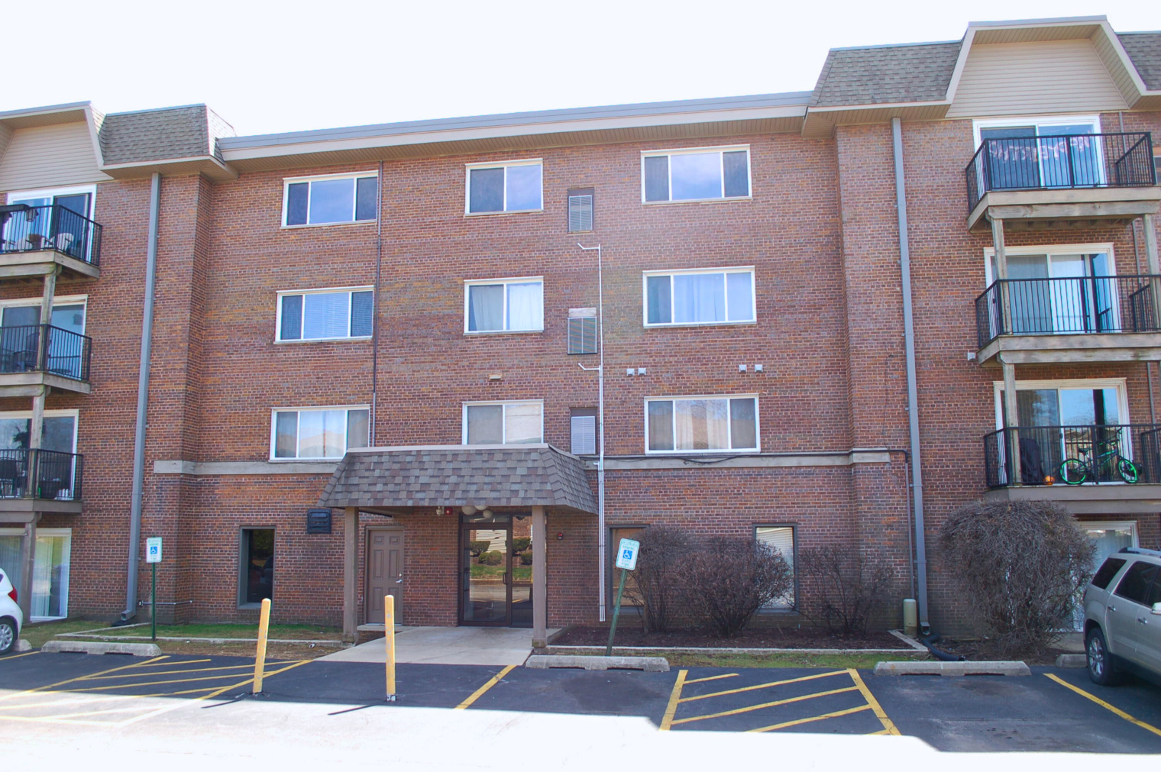 Property Photo: 2301 Beau Monde Lane 206 IL 60532