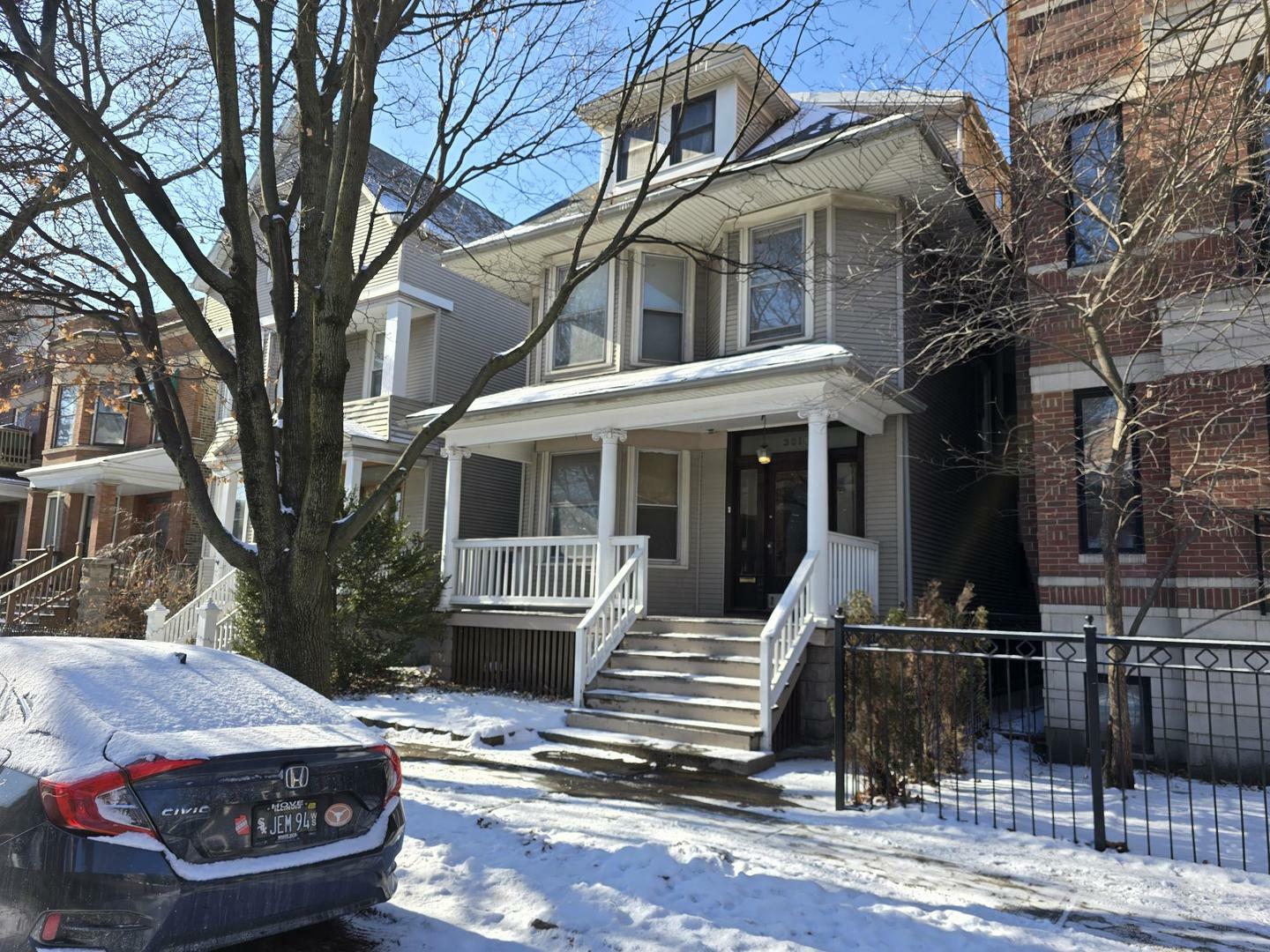 Property Photo:  3818 N Damen Avenue  IL 60618 