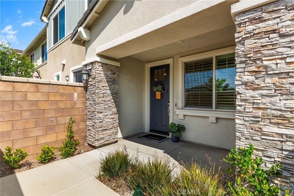 Property Photo:  16621 Wyndham Lane 7  CA 92336 