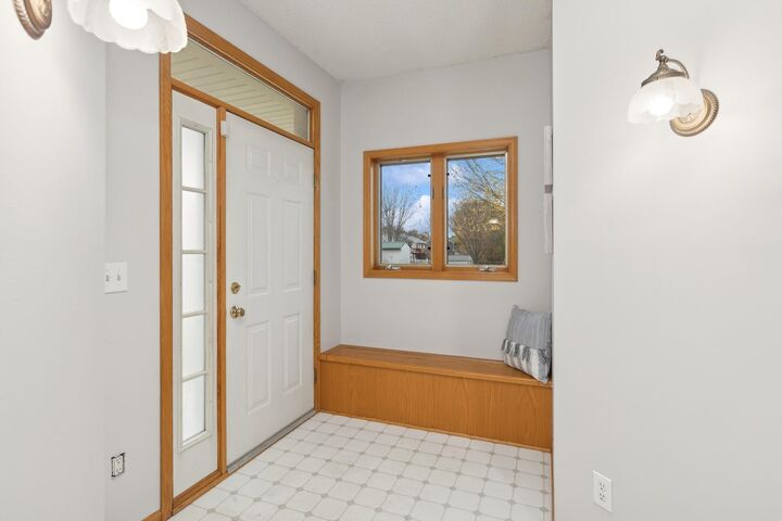 706 Regent Drive  Shakopee MN 55379 photo