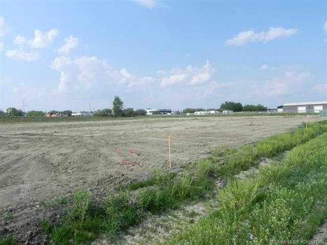 Property Photo: 5400 Len Thompson Drive AB T4L 2H3