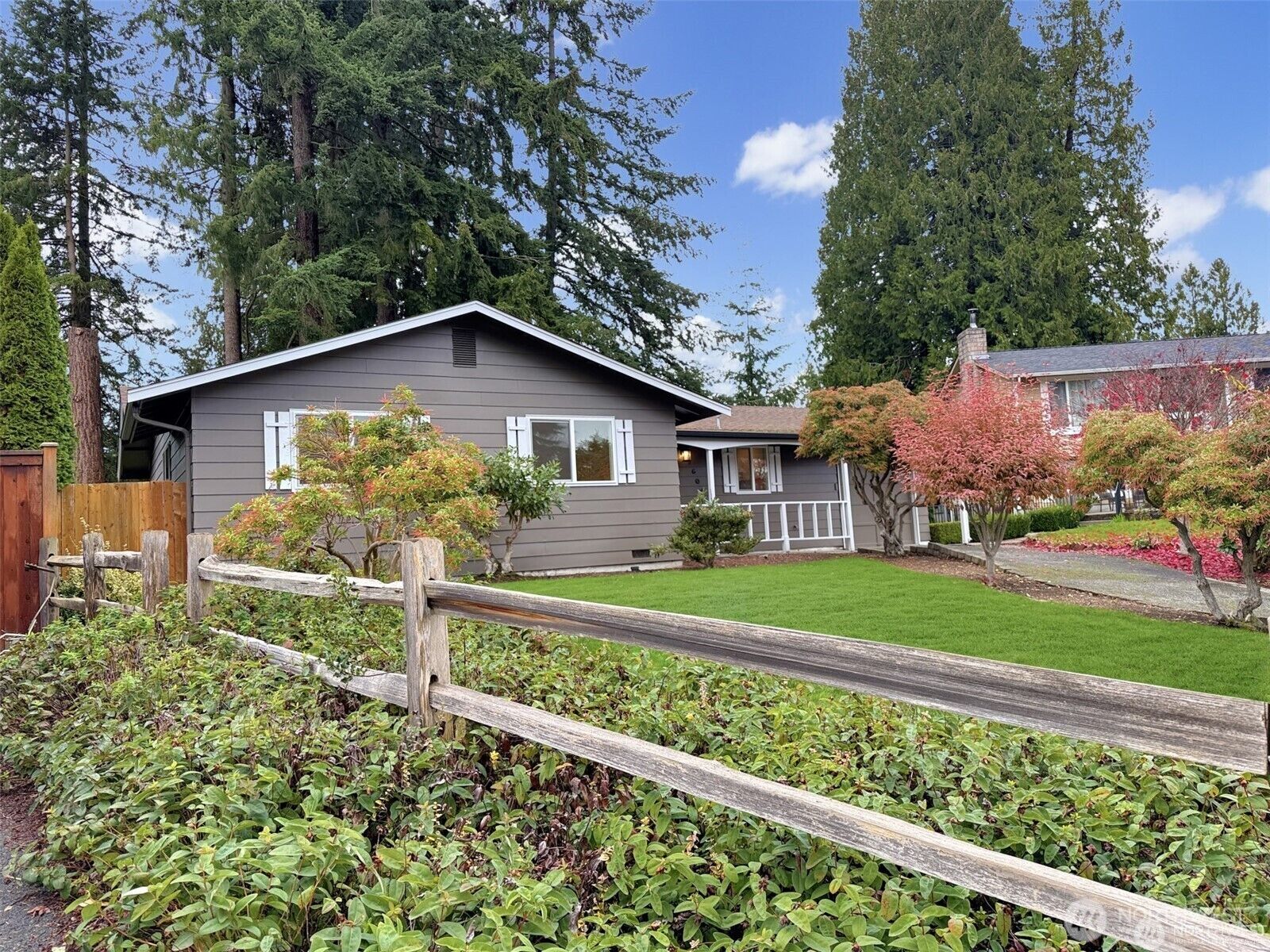 Property Photo: 1604 71 Place SE WA 98203