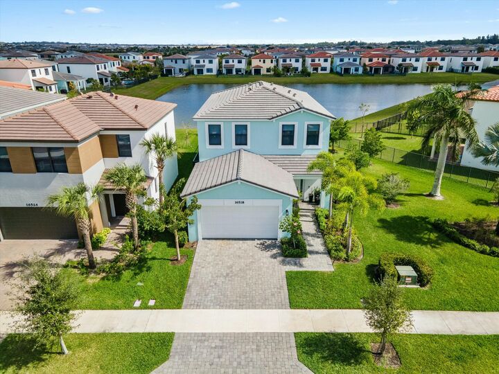 Property Photo: 16518 Cove Road FL 33470
