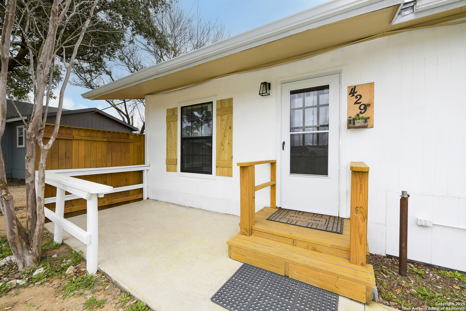 Property Photo:  429 Palo Alto  TX 78073 