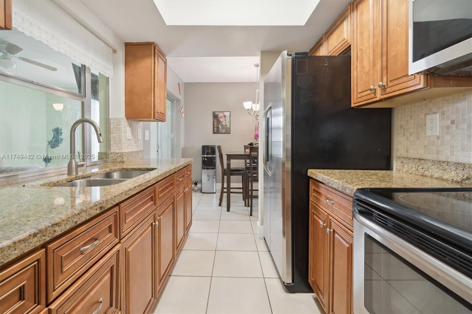 Property Photo: 5707 NW 85th Ave FL 33321