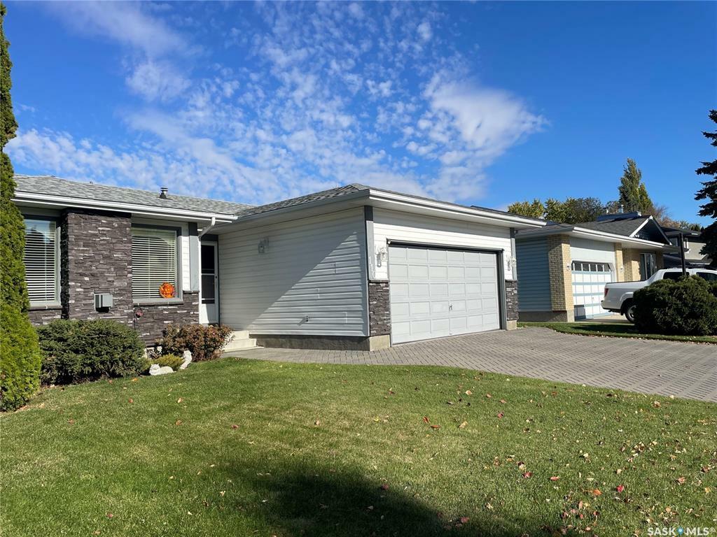 Property Photo:  110 Brabant Crescent  SK S7J 4Y9 