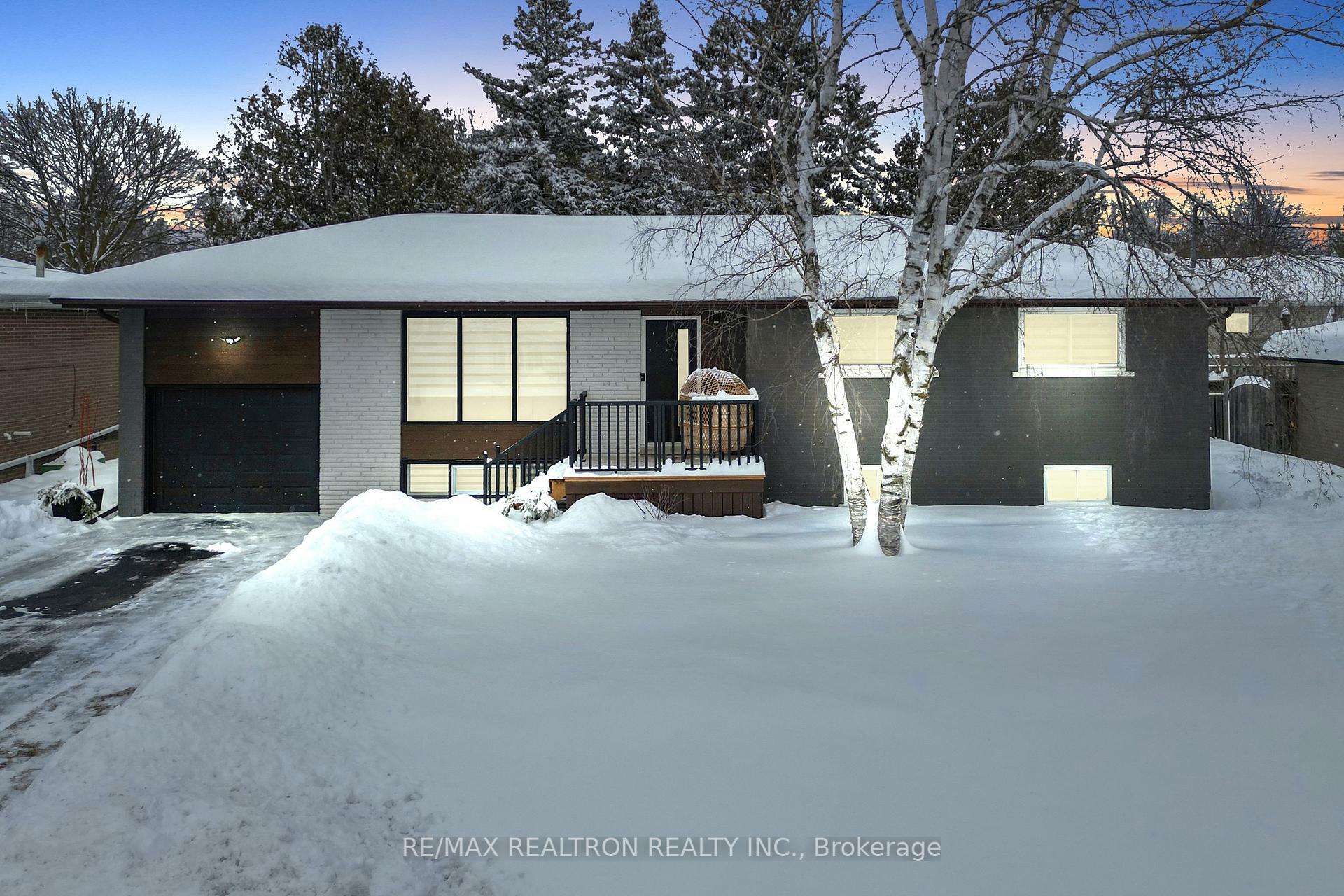 16 Tracey Dr  New Tecumseth ON L9R 1M2 photo