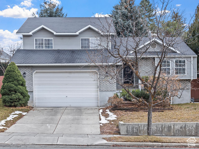 Property Photo: 1994 E Gyrfalcon Dr UT 84092