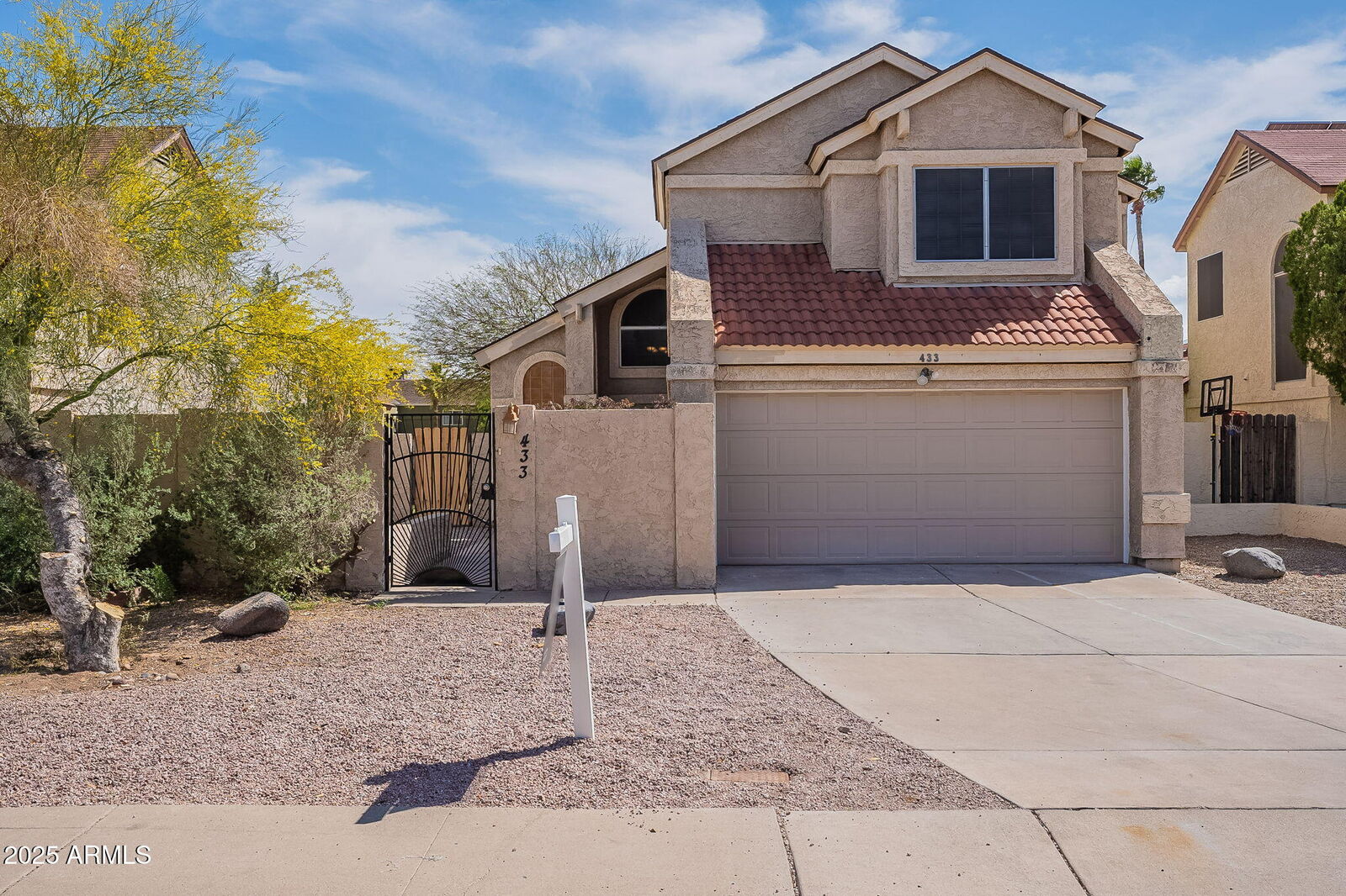 Property Photo:  433 E Utopia Road  AZ 85024 