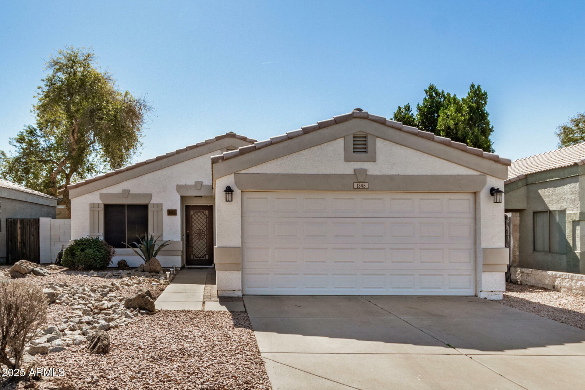 Property Photo:  1345 W Diamond Avenue  AZ 85120 