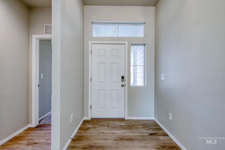 Property Photo:  208 Aquamarine Ave  ID 83605 