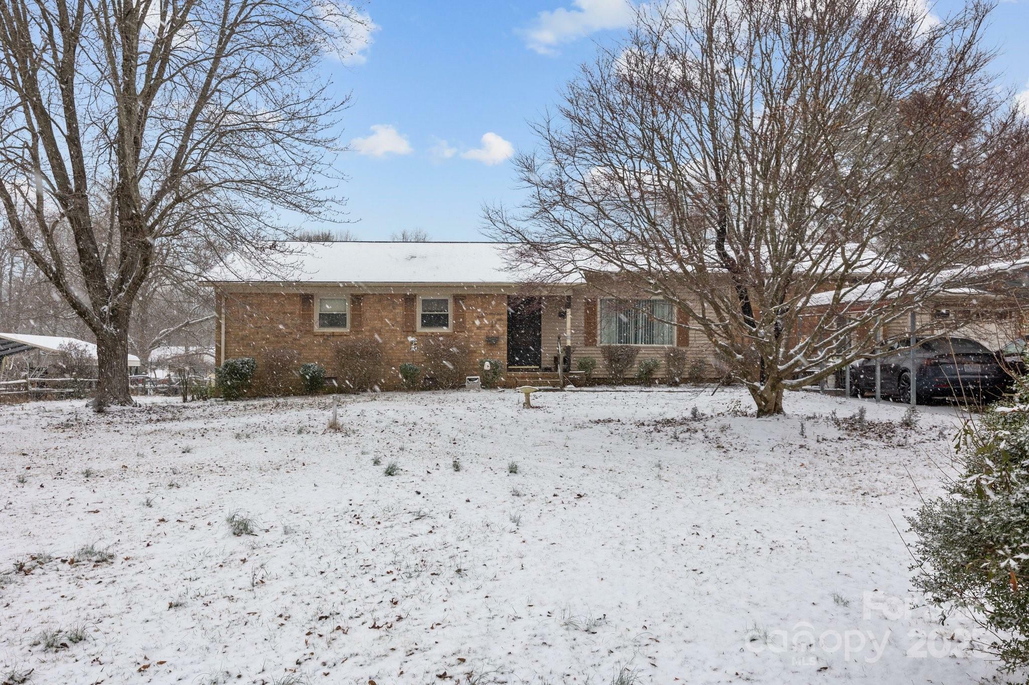 Property Photo:  5311 Agner Drive  NC 28146 