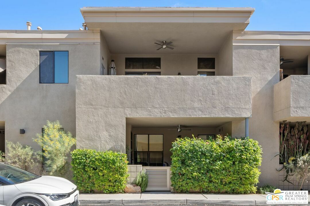 Property Photo:  940  E Palm Canyon Dr 102  CA 92264 