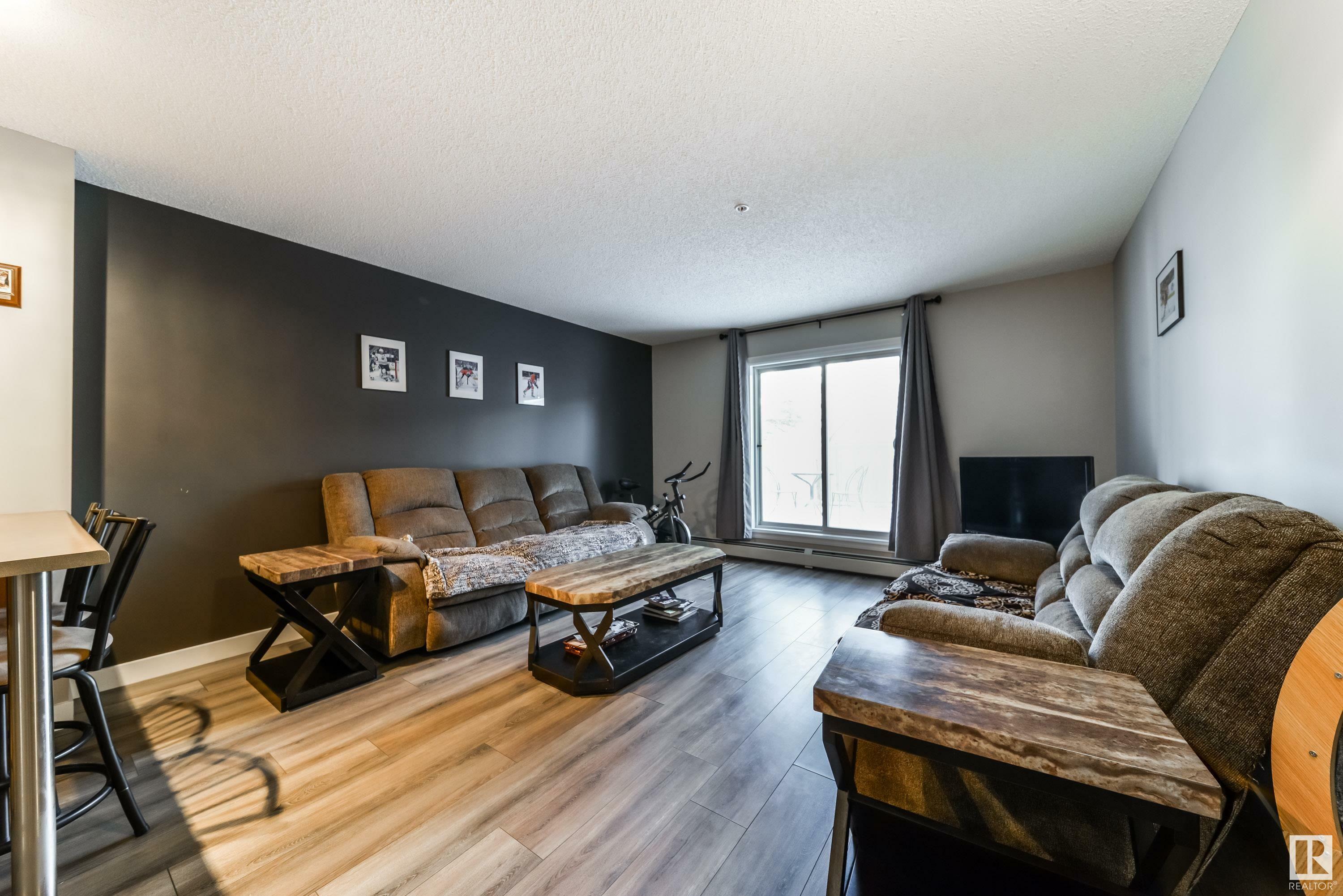 Photo de la propriété:  4407 23 Street NW 103  AB T6T 0B6 