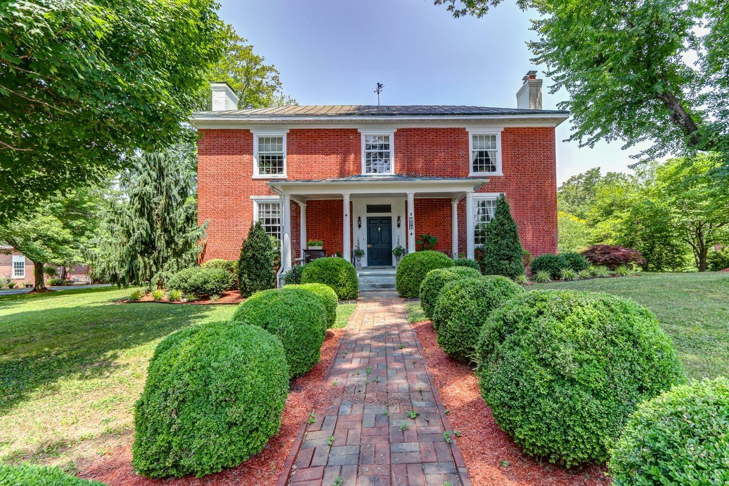 Property Photo: 252 David Bruce Avenue VA 23923