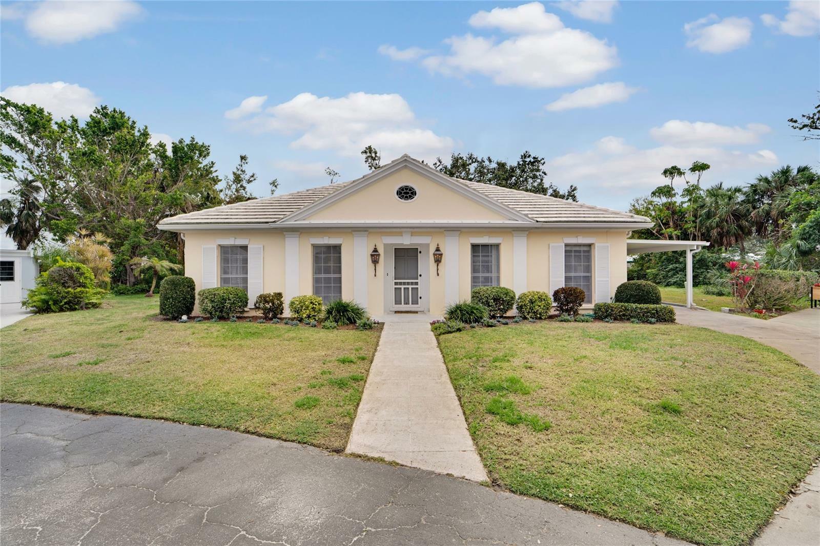 Property Photo: 2 Antigua Circle 4 FL 34223