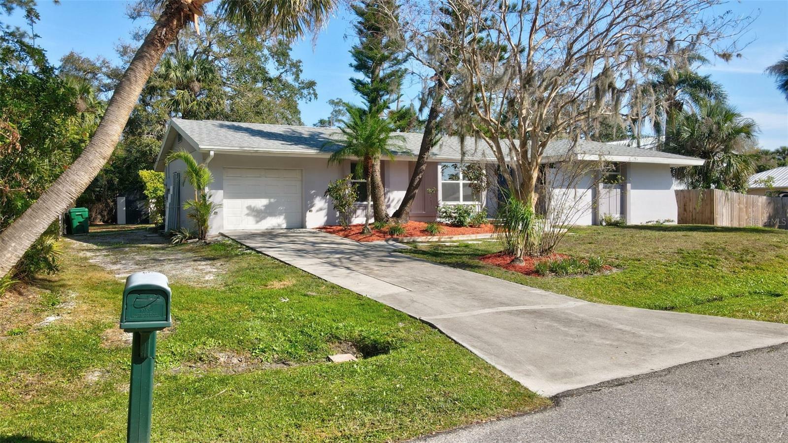 Property Photo: 1052 Archer Street FL 33952