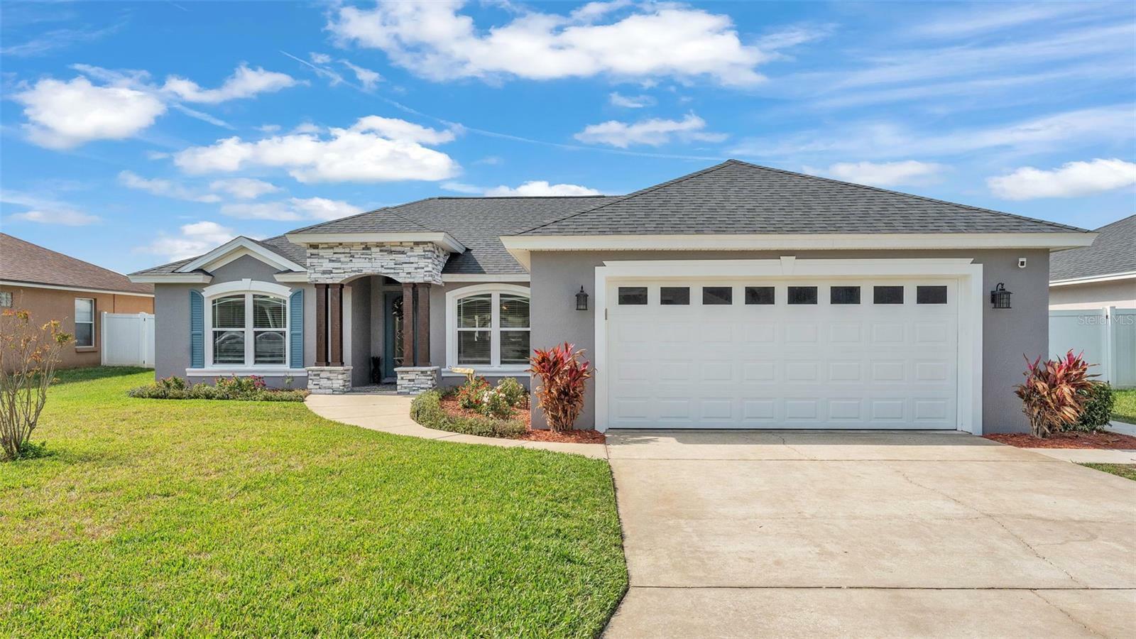 Property Photo:  7144 Remington Oaks Loop  FL 33810 