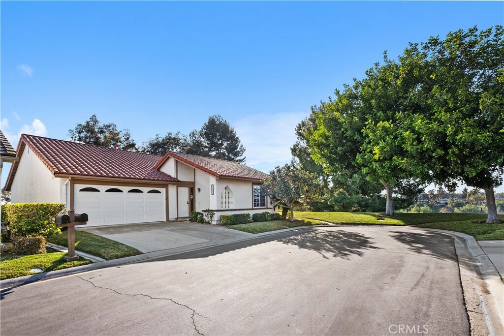 Property Photo:  23999 Delantal  CA 92692 