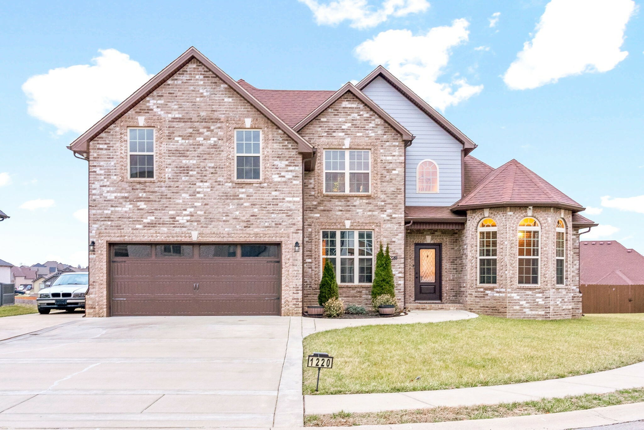 Property Photo: 1220 Forsythia Ct TN 37043