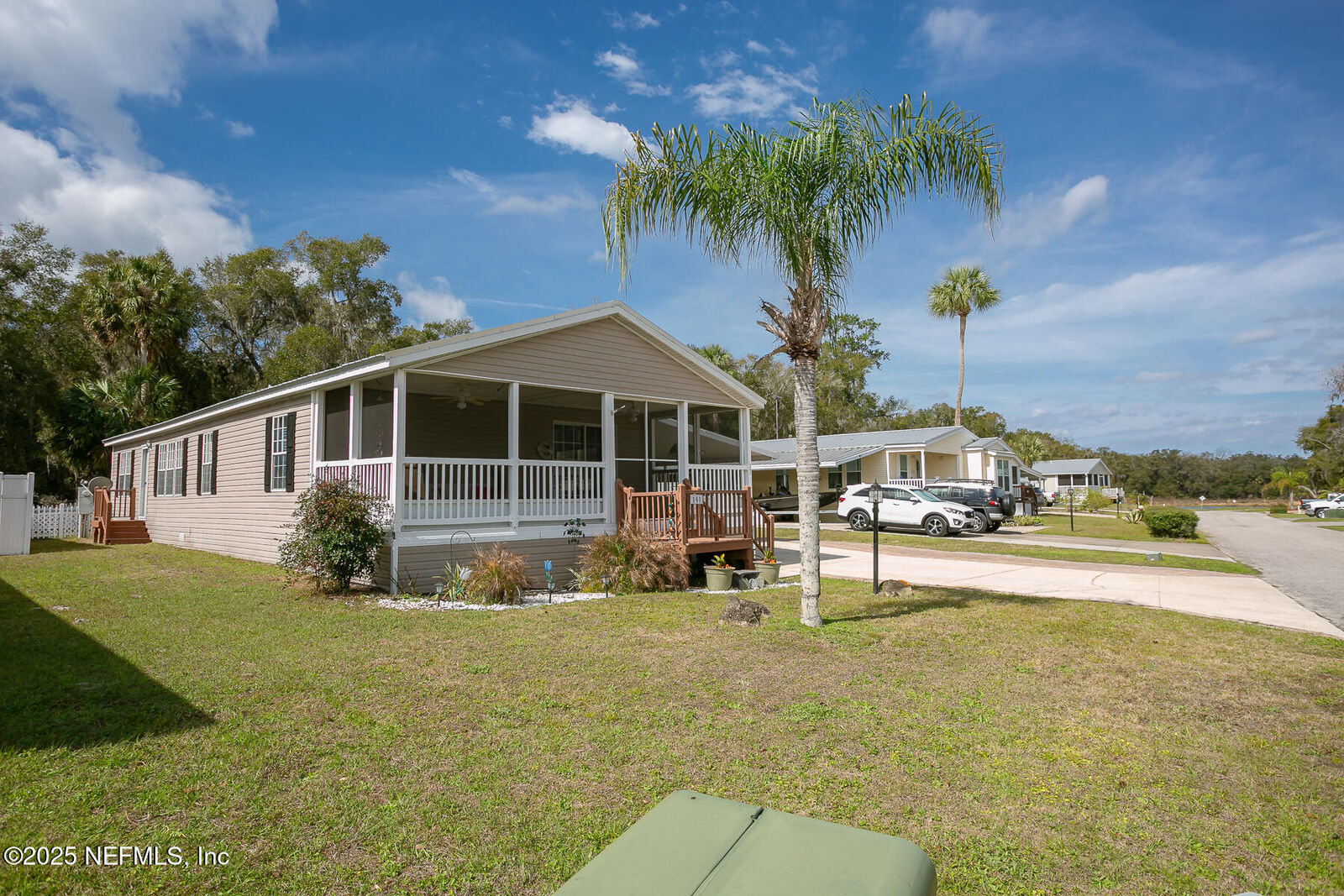 Property Photo: 141 Pine Lake Drive FL 32189