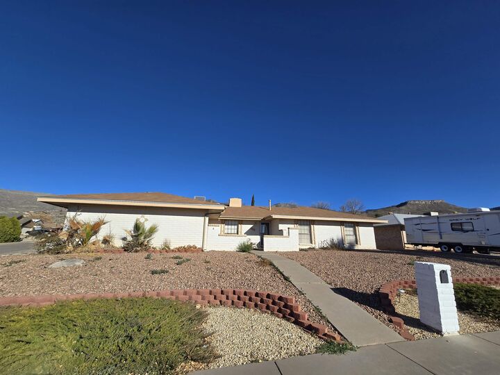 Property Photo:  1010 Sundial Ave  NM 88310 