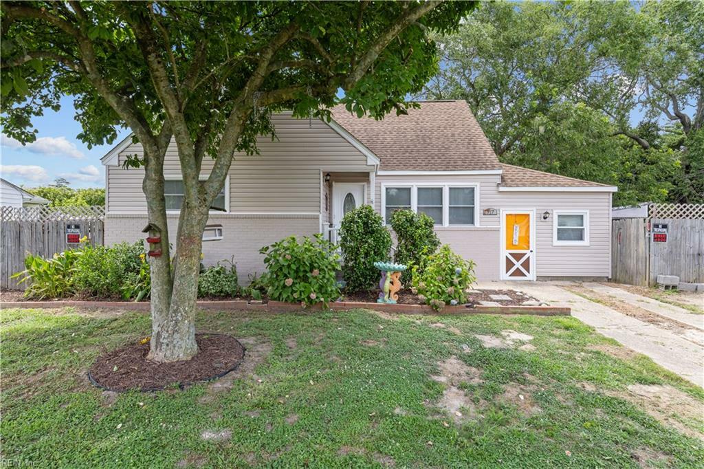 Property Photo: 717 Holladay Ln VA 23455