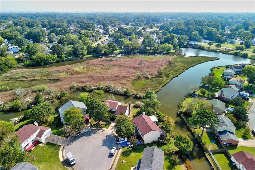 Property Photo: 1 Sandpiper Ct VA 23669