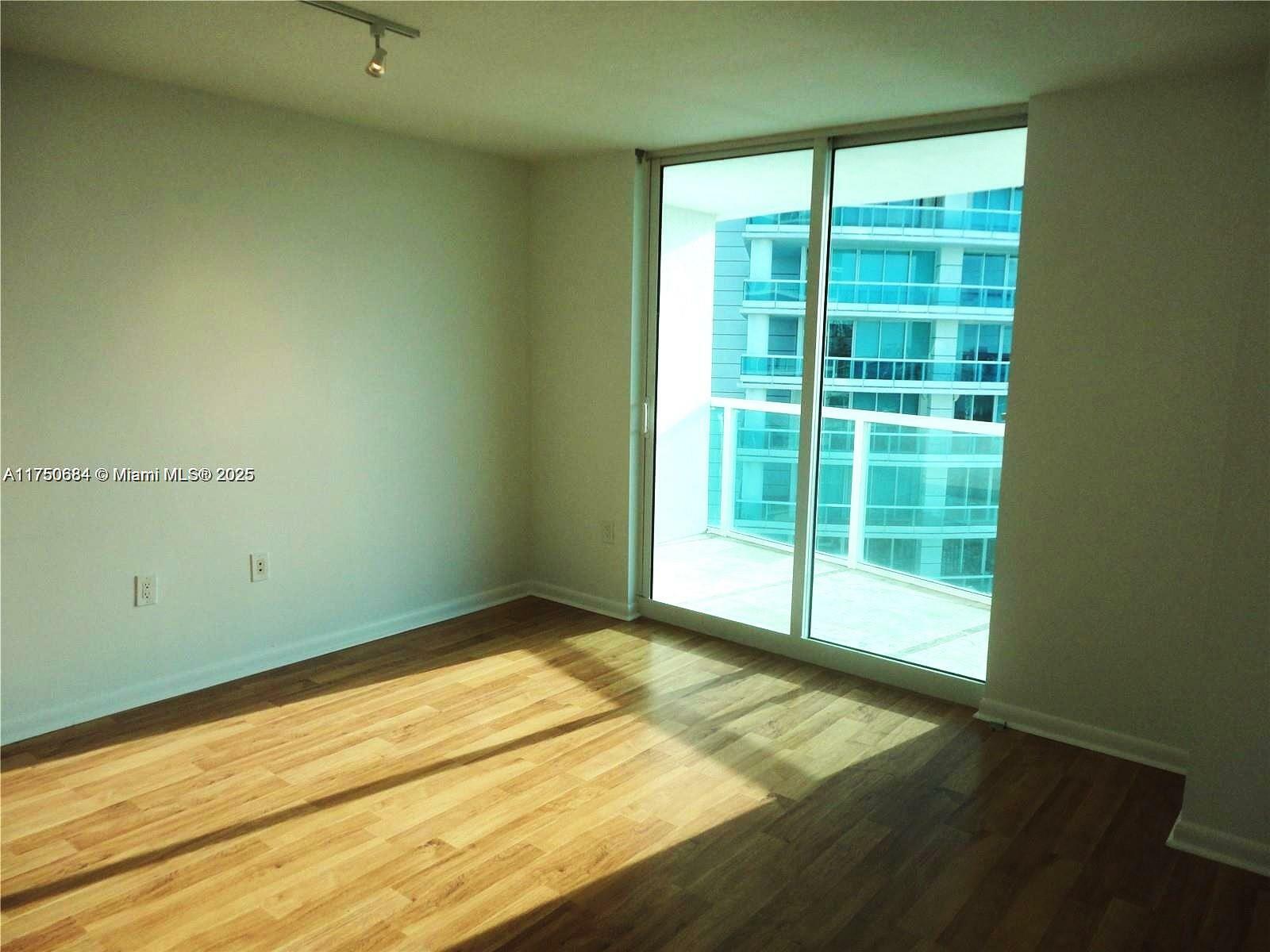 Property Photo:  2101 Brickell Ave 2211  FL 33129 