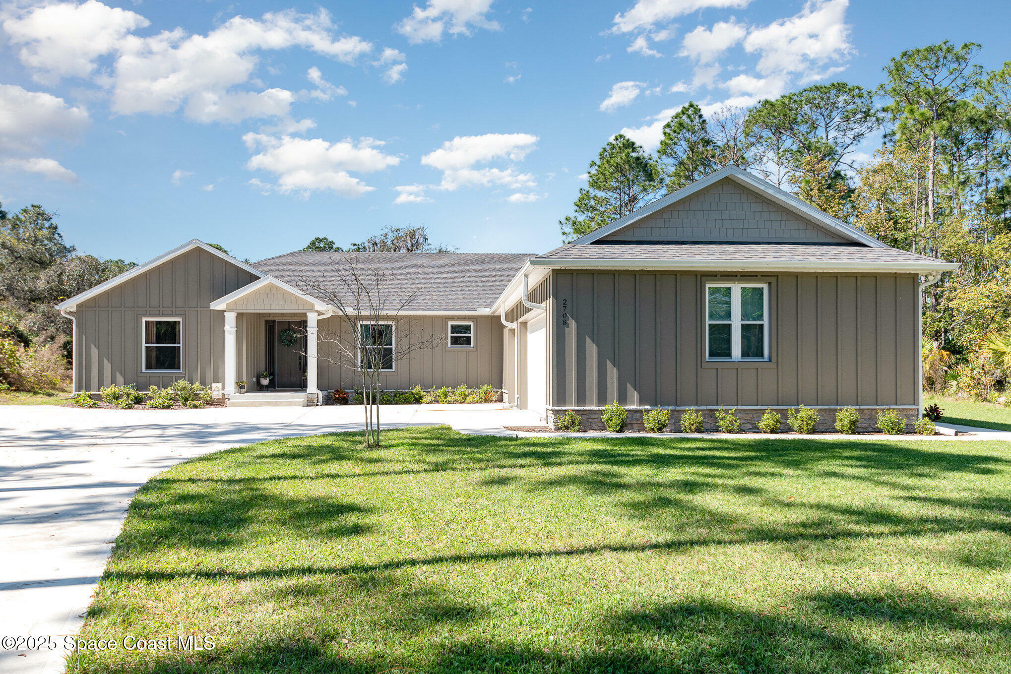 Property Photo:  2708 Pintail Court  FL 32754 