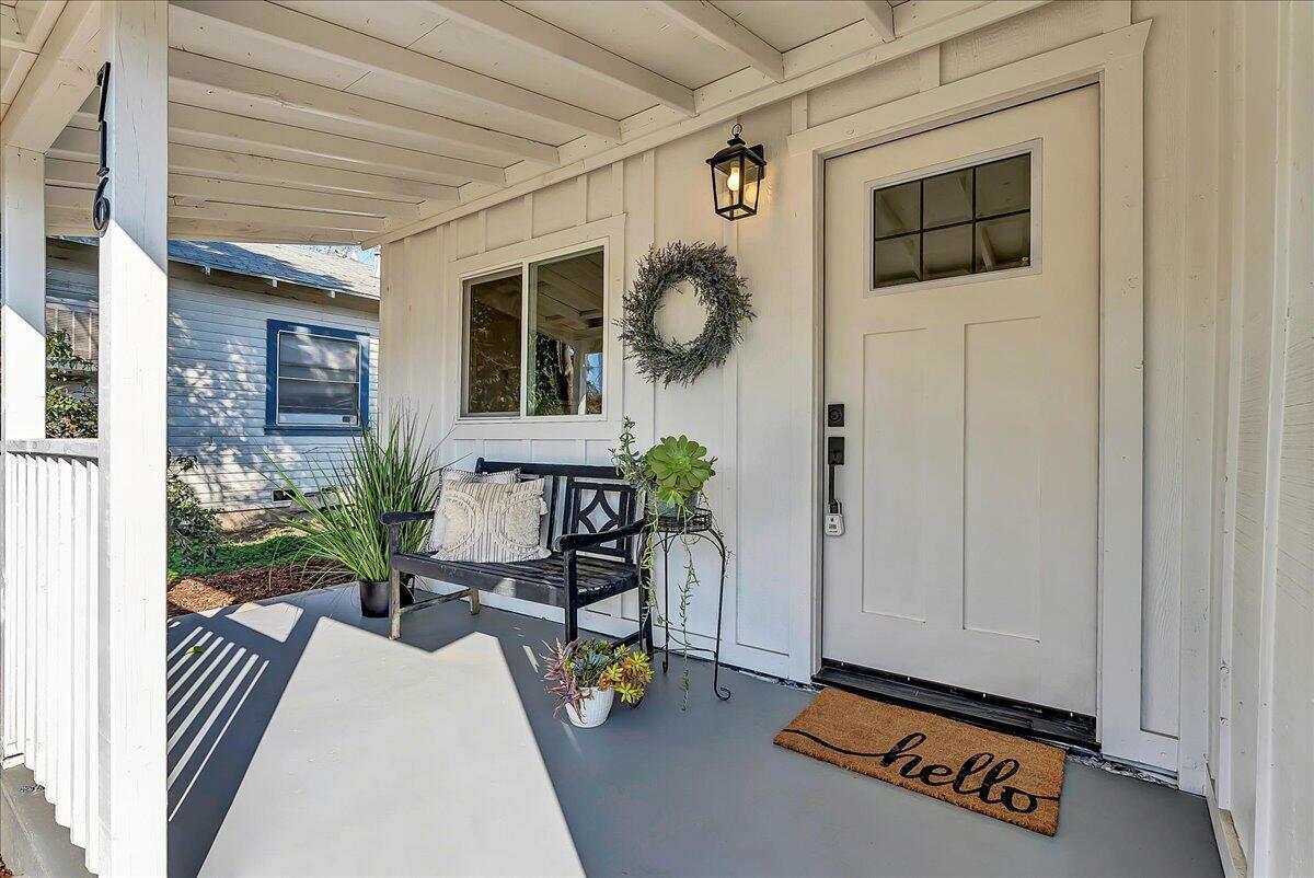 Property Photo:  716 S Encina Street  CA 93277 