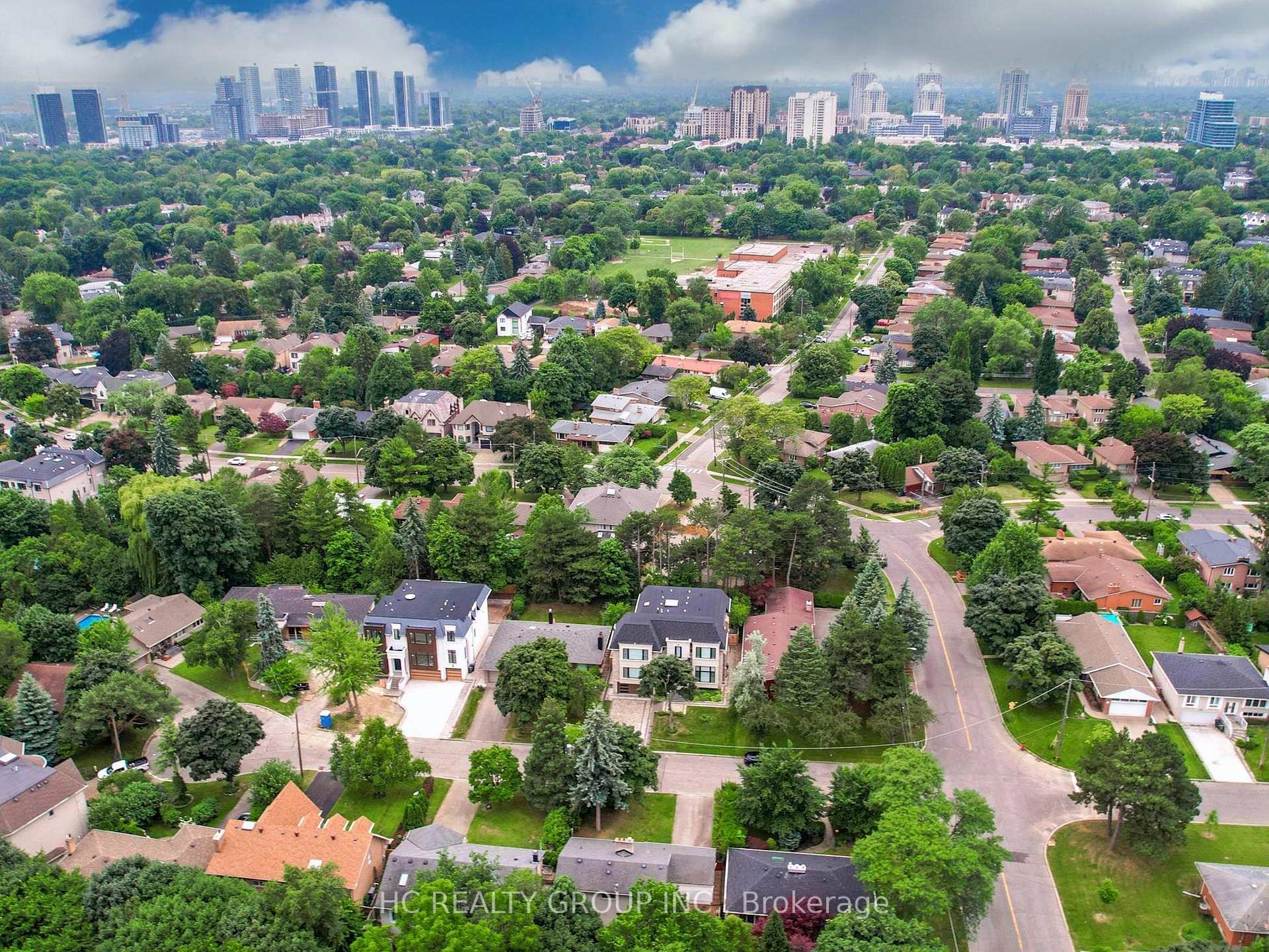 Property Photo: 156 Burbank Drive ON M2K 1P1