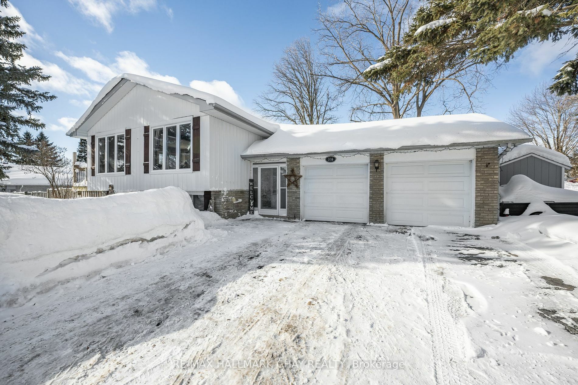 Property Photo:  316 Pine Dr  ON L4N 4J5 