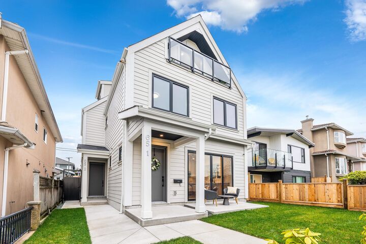 Property Photo: 65 E 58th Avenue 1 BC V5X 1V7