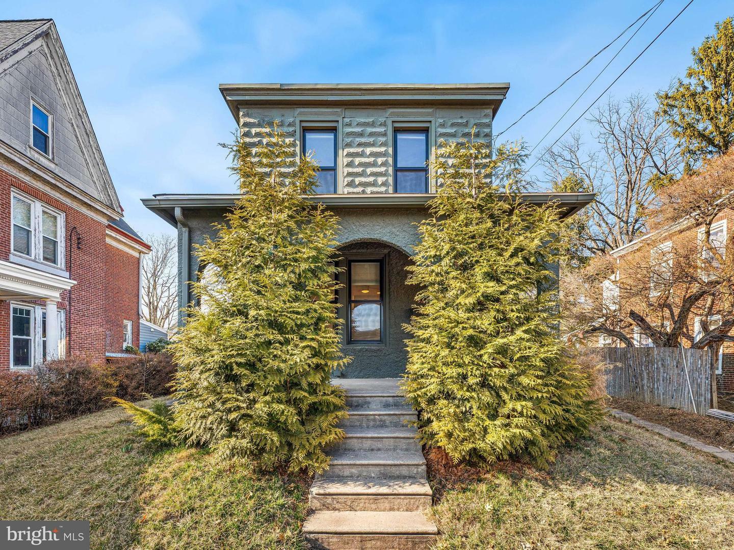 Property Photo:  532 Dupont Street  PA 19128 