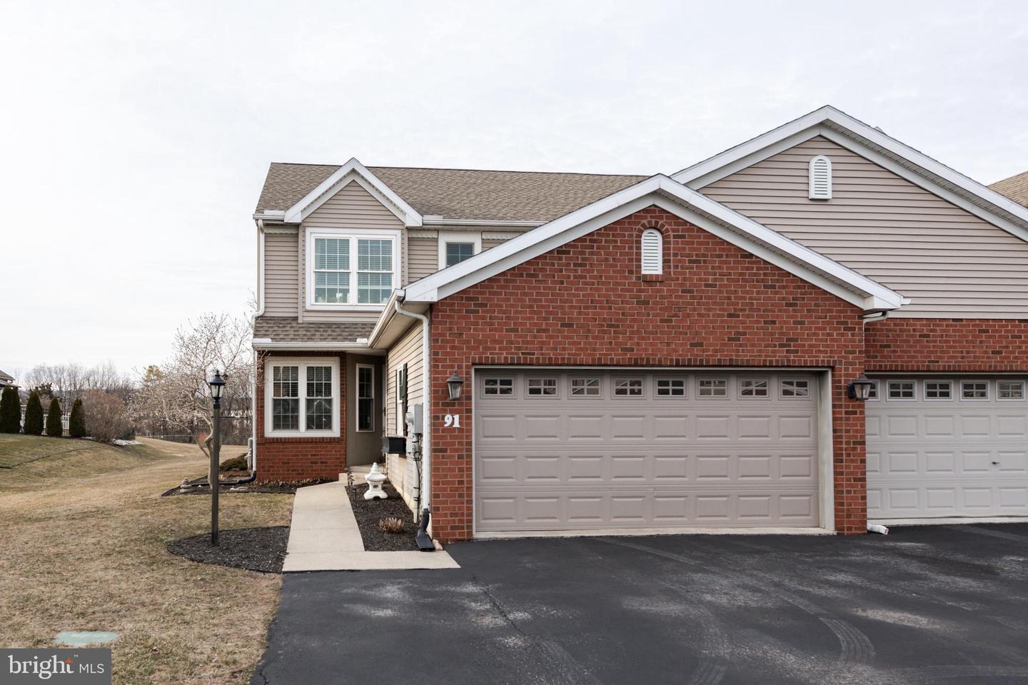 91 Pin Oak Street  Palmyra PA 17078 photo