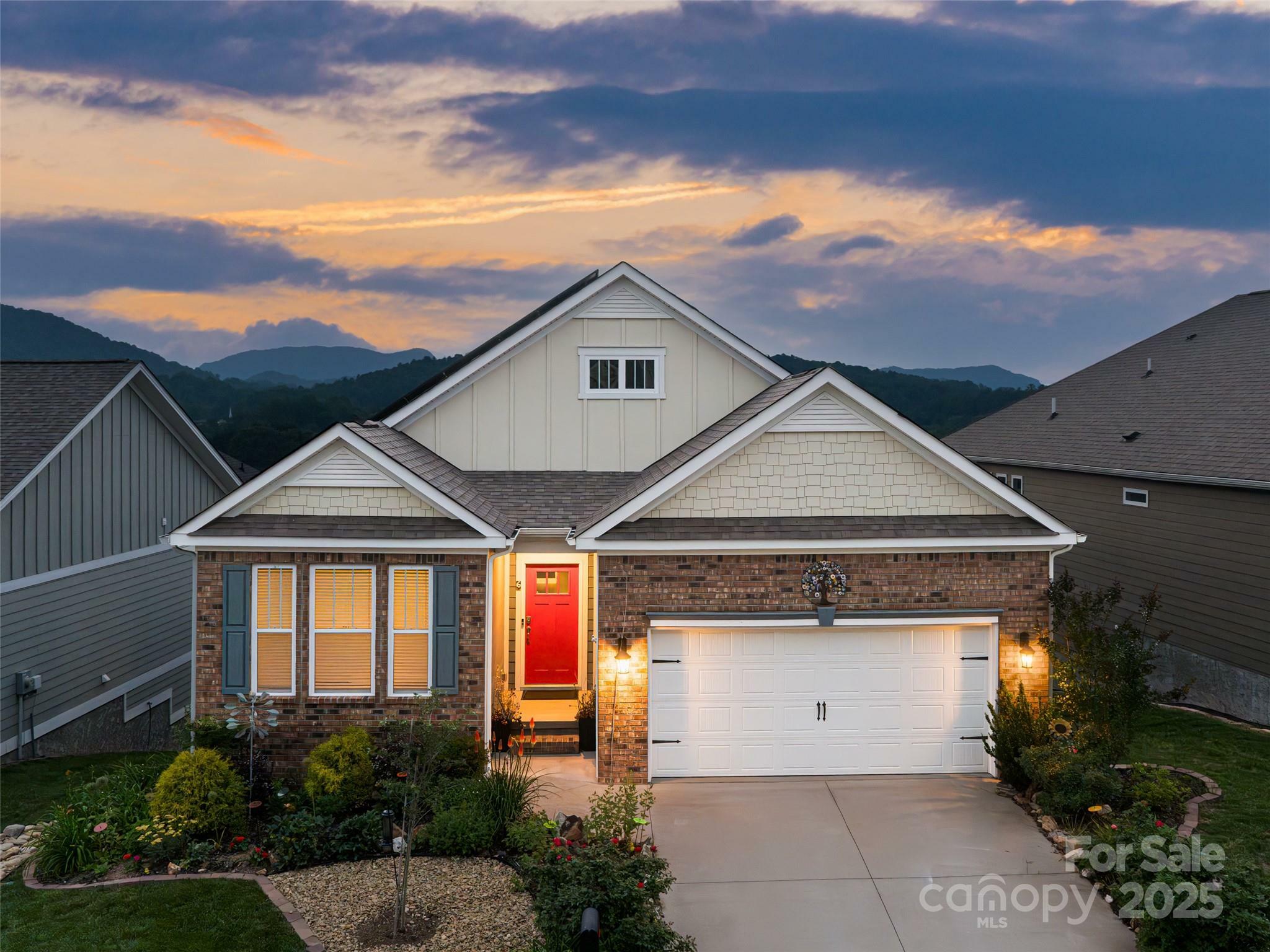 Property Photo: 6 Southern Way Lane NC 28748