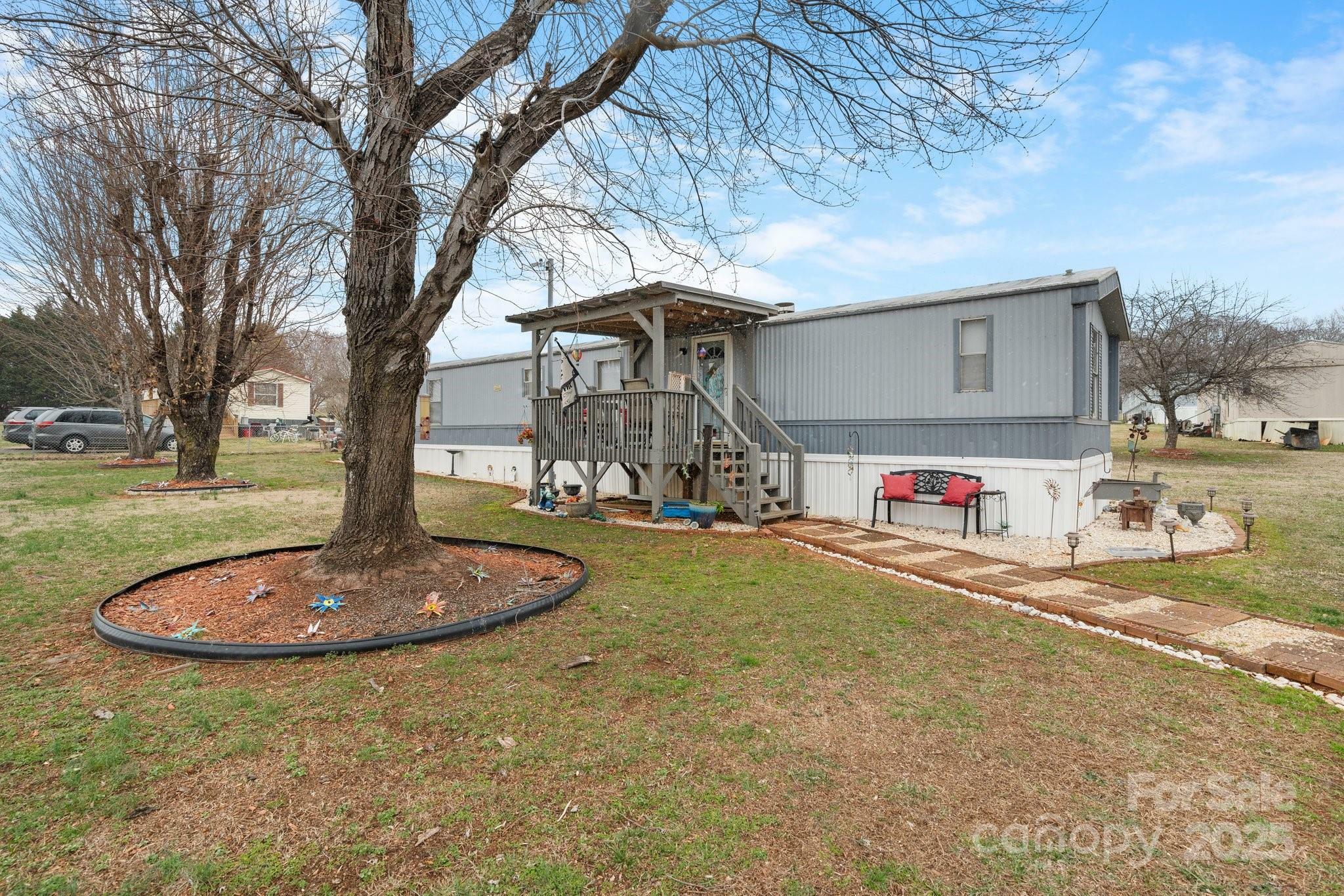 Property Photo:  2346 Springdale Drive  NC 28658 