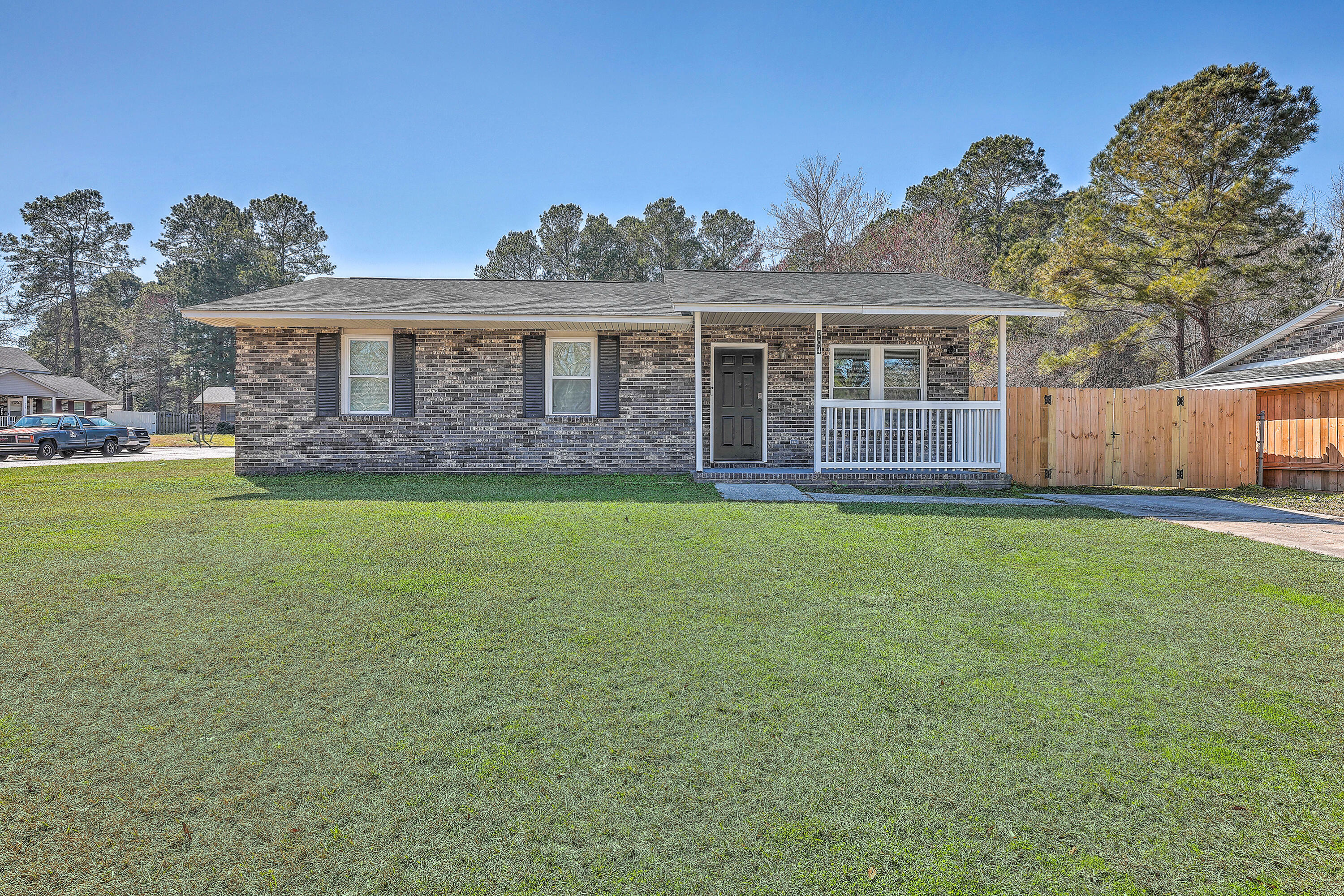 Property Photo: 104 Ashdown Drive SC 29483