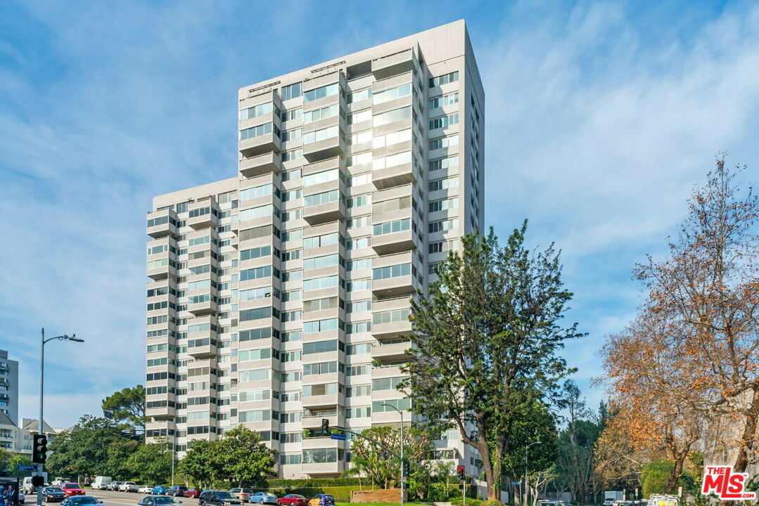 Property Photo: 875 Comstock Ave CA 90024