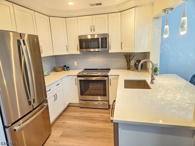 Property Photo: 5 Maple Cres 22 NJ 07462