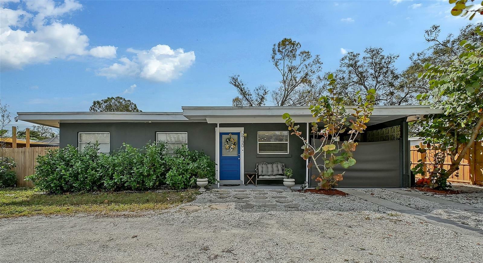 Property Photo:  2130 Temple Street  FL 34239 