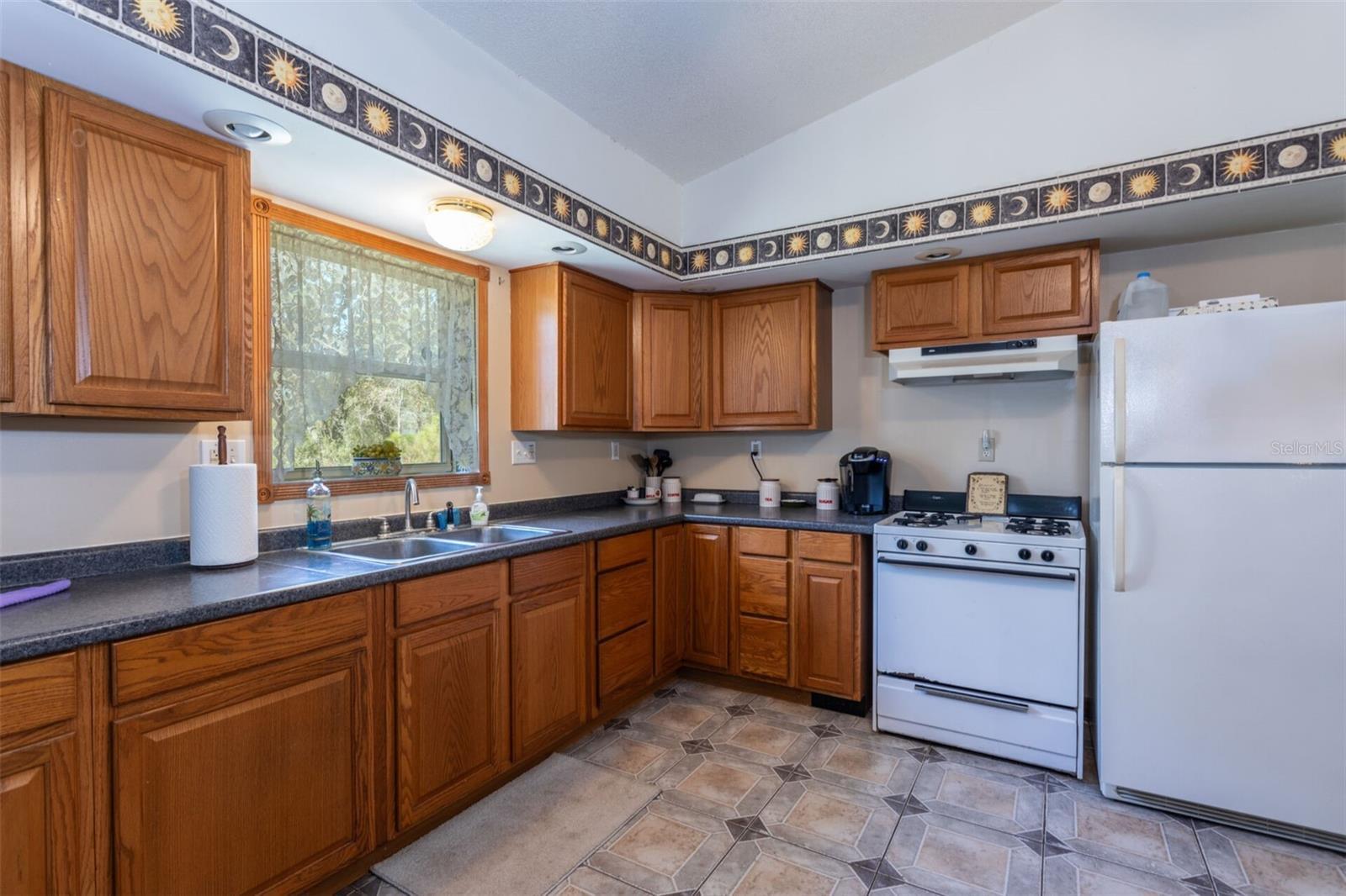 Property Photo: 1902 Candleberry Street FL 32110