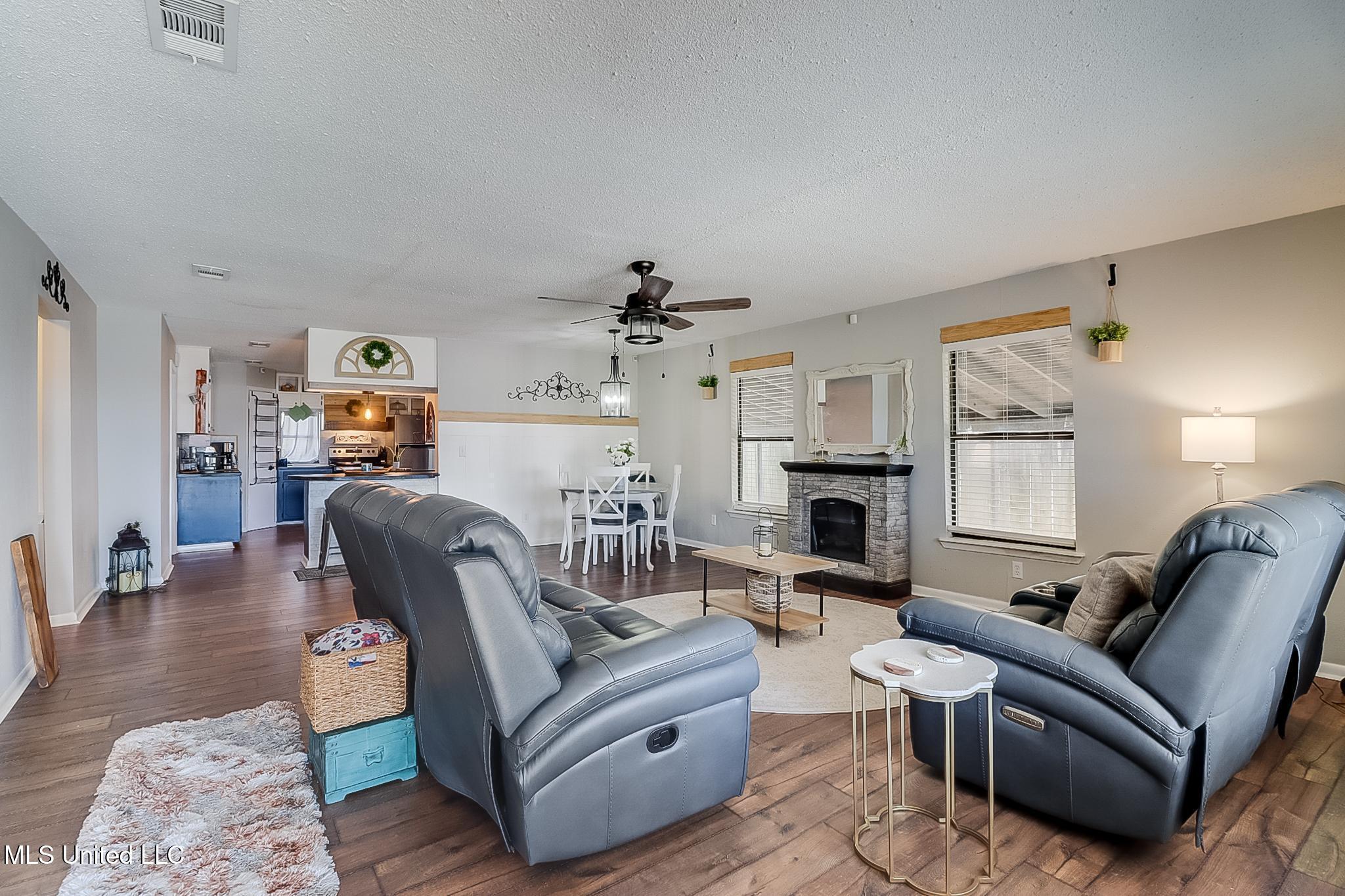 Property Photo:  735 N Magnolia Drive  MS 39577 