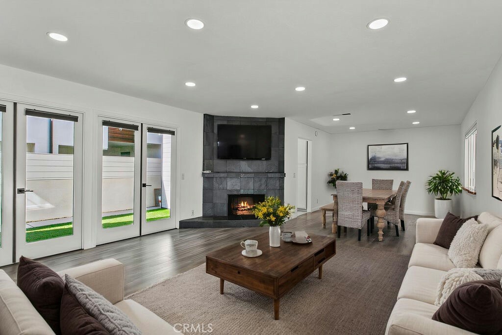 Property Photo: 719 Marigold Avenue CA 92625